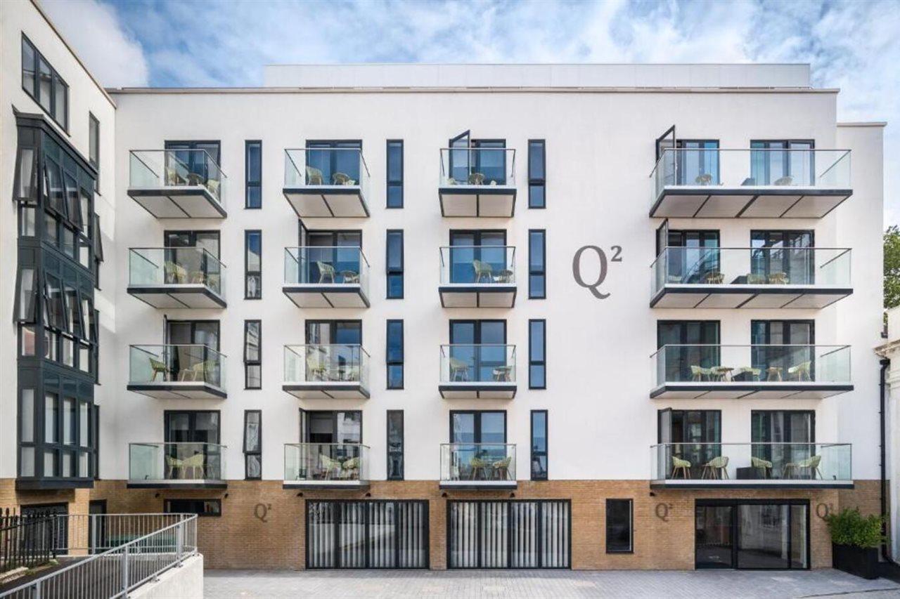 برايتون Q Square By Supercity Aparthotels المظهر الخارجي الصورة