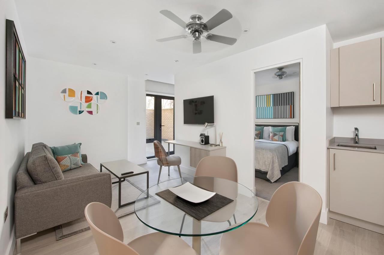 برايتون Q Square By Supercity Aparthotels المظهر الخارجي الصورة